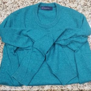 Real gap sweater